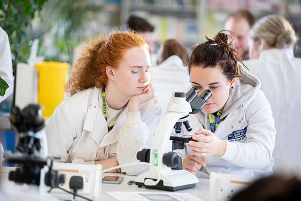 LJMU - girls at microscope