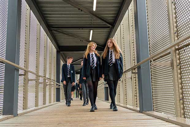 lift schools - pupils walking